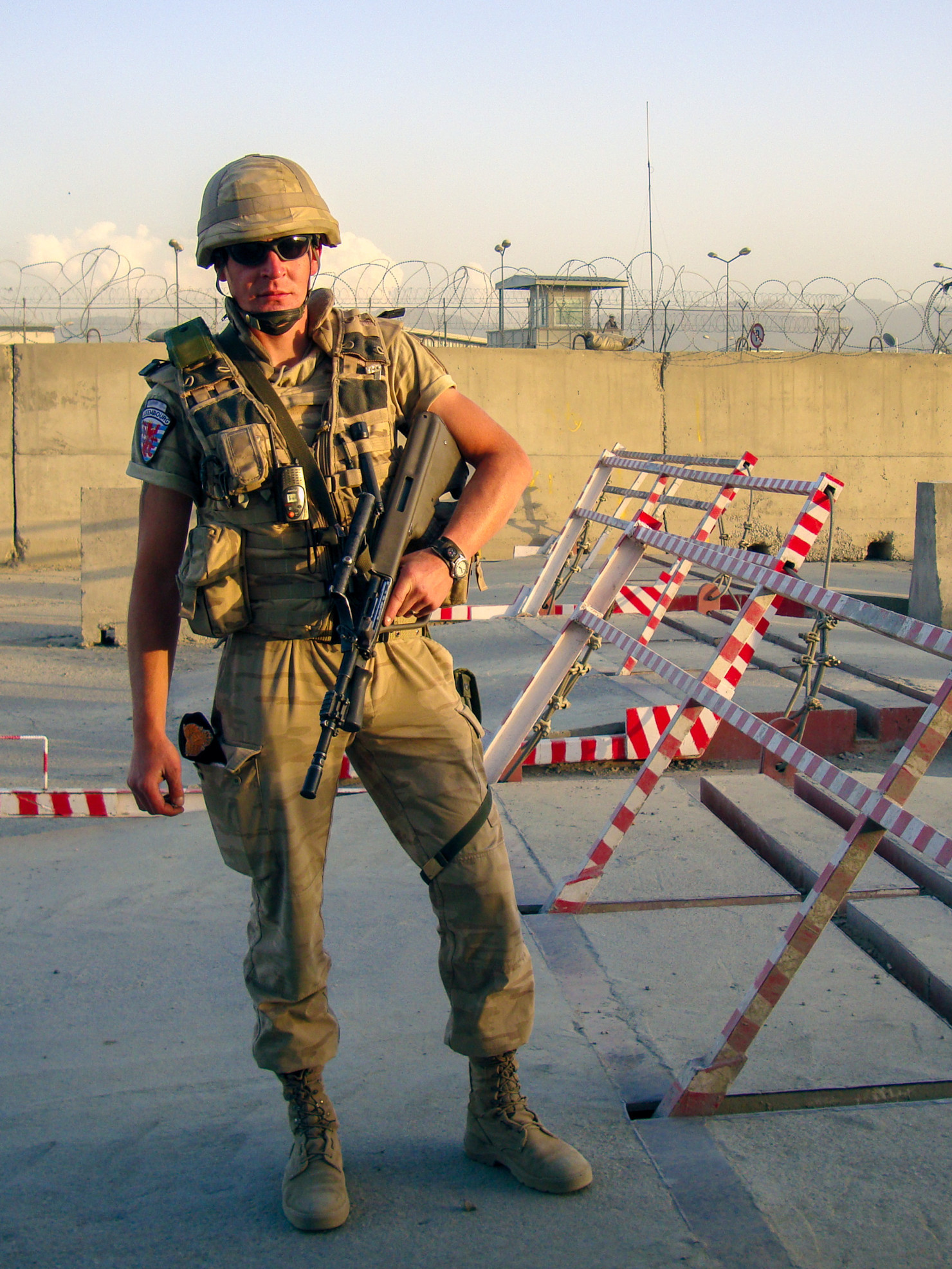 P47_ISAF_Afghanistan 2008 Check-point-Edit.jpeg